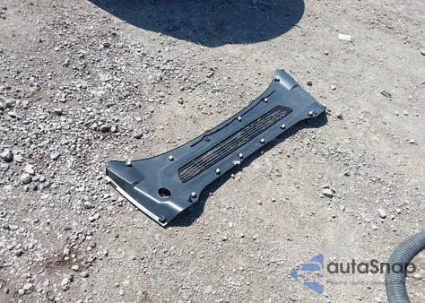 2023 Tesla Model Y Awd/Long Range Dual Motor All-Wheel Drive z USA, uszkodzony, nr VIN 7SAYGDEE8PA191415